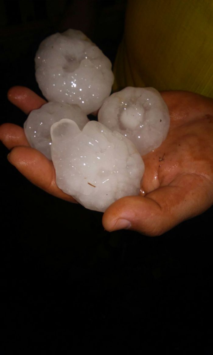 Imagem do dia - Chuva de granizo em Los Cedrales (PY). Envio de Pedro Locatelli