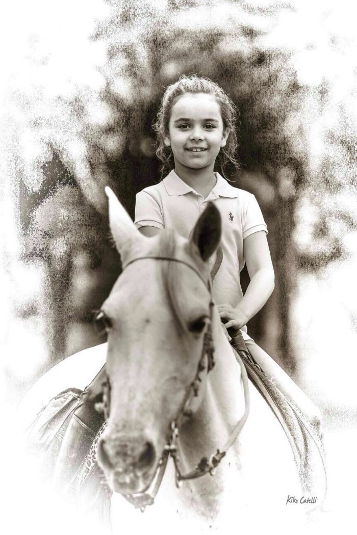 Imagem do dia - Catarina Carvalho montada em sua égua Manga-larga Marchador, na Fazenda Asol do Sertão, em Unaí (MG)