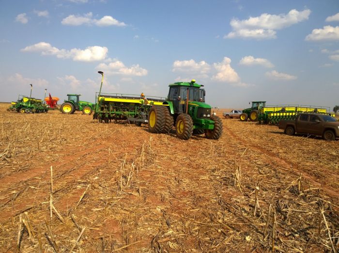 Imagem do dia - Início do plantio de soja em Itaquirai (MS), na Fazenda Jatobá. Enviado por Dijalma Cavalier