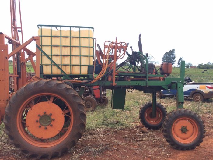 Imagem do dia - Pulverizador adaptado. Criatividade de um produtor de Cascavel (PR)