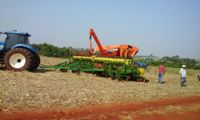 Imagem do dia - Plantio de soja em Laguna Carapã (MS), da Família Portela. Enviado por Antônio Rodrigues Neto