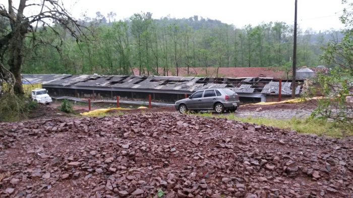 Imagem do dia - Temporal no interior de Planalto (PR), no último final de semana. Envio de Elecir Trevisan