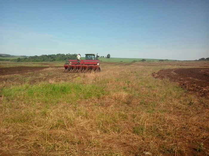 Imagem do dia - Início do plantio de soja da safra 2015/2016 em Mato Queimado (RS), na Fazenda Santa Felicidade